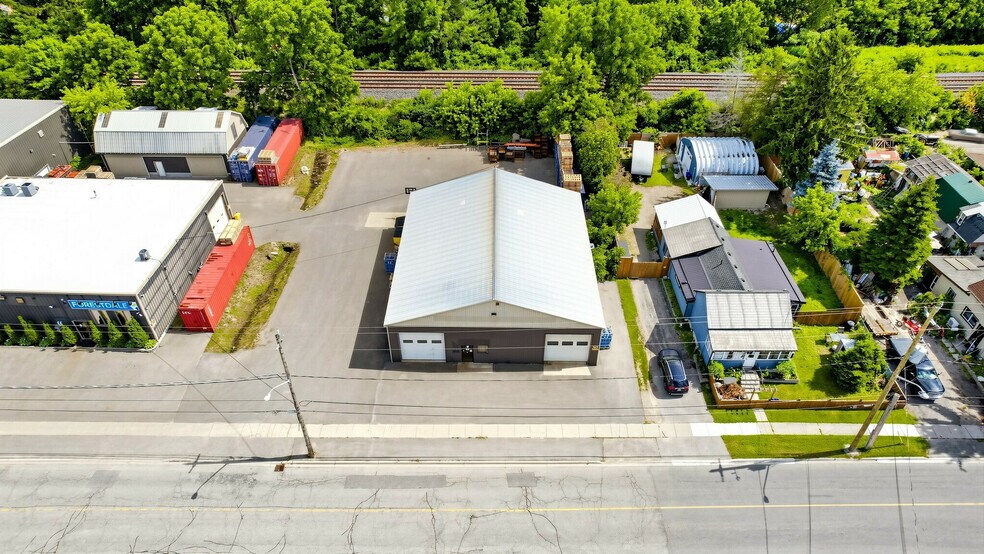116 Main St, Woodstock, ON à vendre - Photo du bâtiment - Image 2 de 9