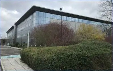 Bureau dans Trappes à louer - Photo du bâtiment - Image 2 de 4