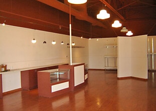 63455 N Highway 97, Bend, OR à louer Photo du bâtiment- Image 2 de 4