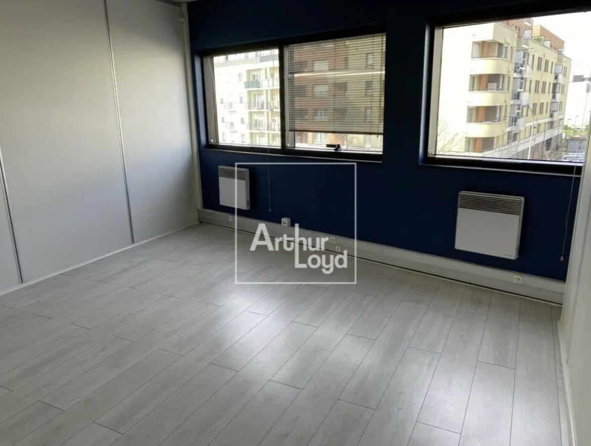 Bureau dans Chilly-Mazarin à louer Photo intérieure- Image 1 de 3