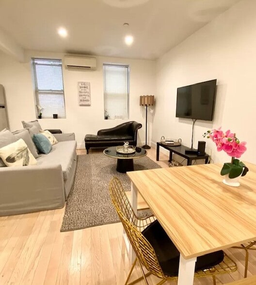 149 Rivington St, New York, NY for sale - Interior Photo - Image 2 of 9
