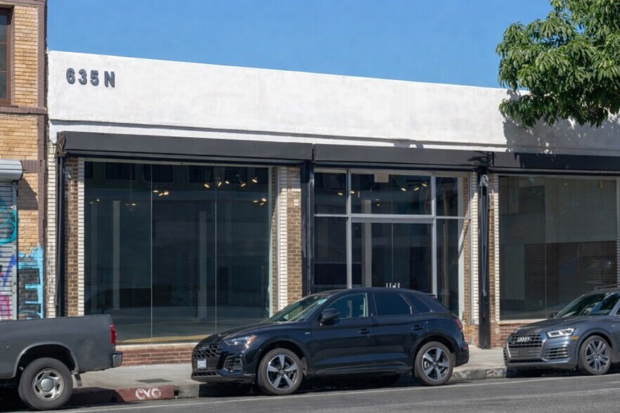 635 N Western Ave, Los Angeles, CA à louer - Photo du bâtiment - Image 1 de 6