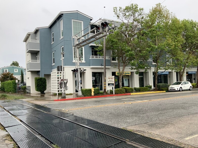 1066 41st Ave, Capitola, CA à vendre - Photo du bâtiment - Image 2 de 6