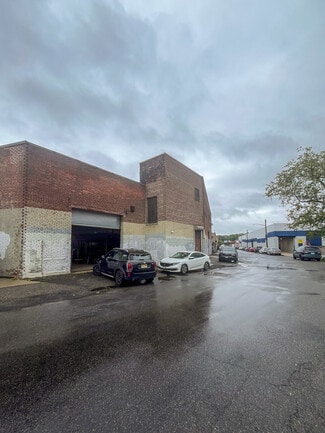 Plus de détails pour 8819 76th Ave, Glendale, NY - Industriel à louer