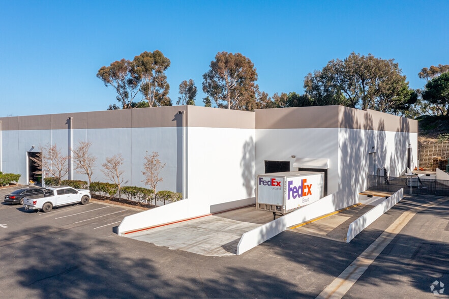 2791 Loker Ave W, Carlsbad, CA for lease - Building Photo - Image 2 of 7