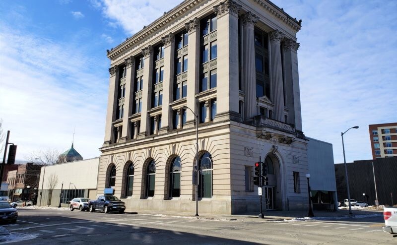 30 E Main St, Champaign, IL for lease Primary Photo- Image 1 of 10