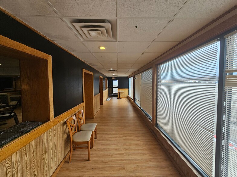 6190 Broadway, Merrillville, IN à vendre - Photo du bâtiment - Image 2 de 10