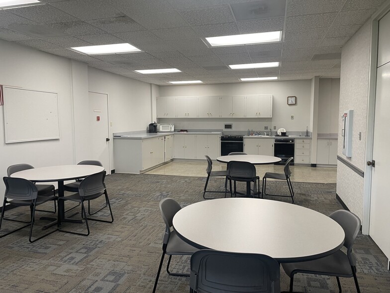 100 W Grove St, El Dorado, AR à louer - Photo du bâtiment - Image 3 de 3