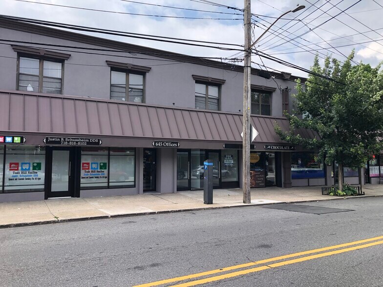 643-645 Forest Ave, Staten Island, NY à louer - Photo du bâtiment - Image 1 de 1