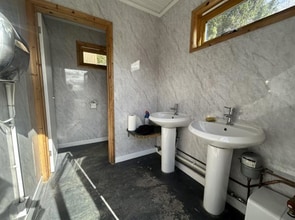 The Galloping Dr, Newtown for lease Interior Photo- Image 2 of 3