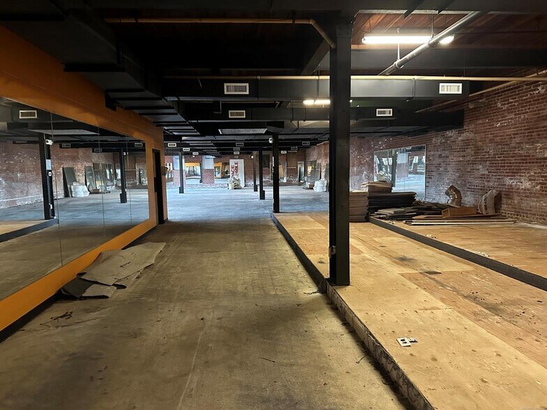 444 Hartford Pike, Dayville, CT à vendre - Photo du bâtiment - Image 2 de 34