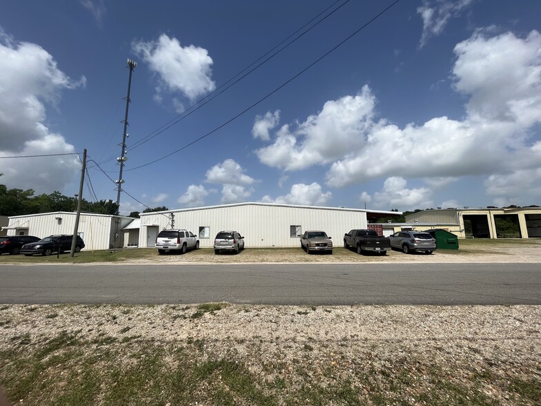 819 Industrial, Eunice, LA for sale - Building Photo - Image 1 of 1