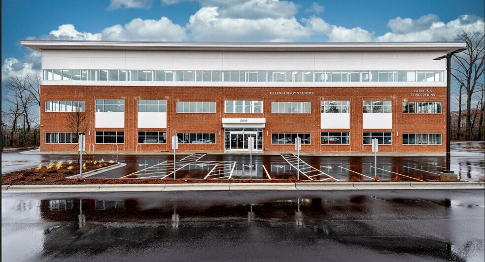 11009 Ingleside Pl, Raleigh, NC à louer - Photo principale - Image 1 de 15