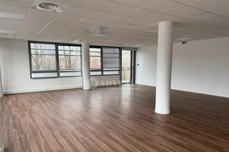 Office in Saint-Priest for lease Interior Photo- Image 1 of 6