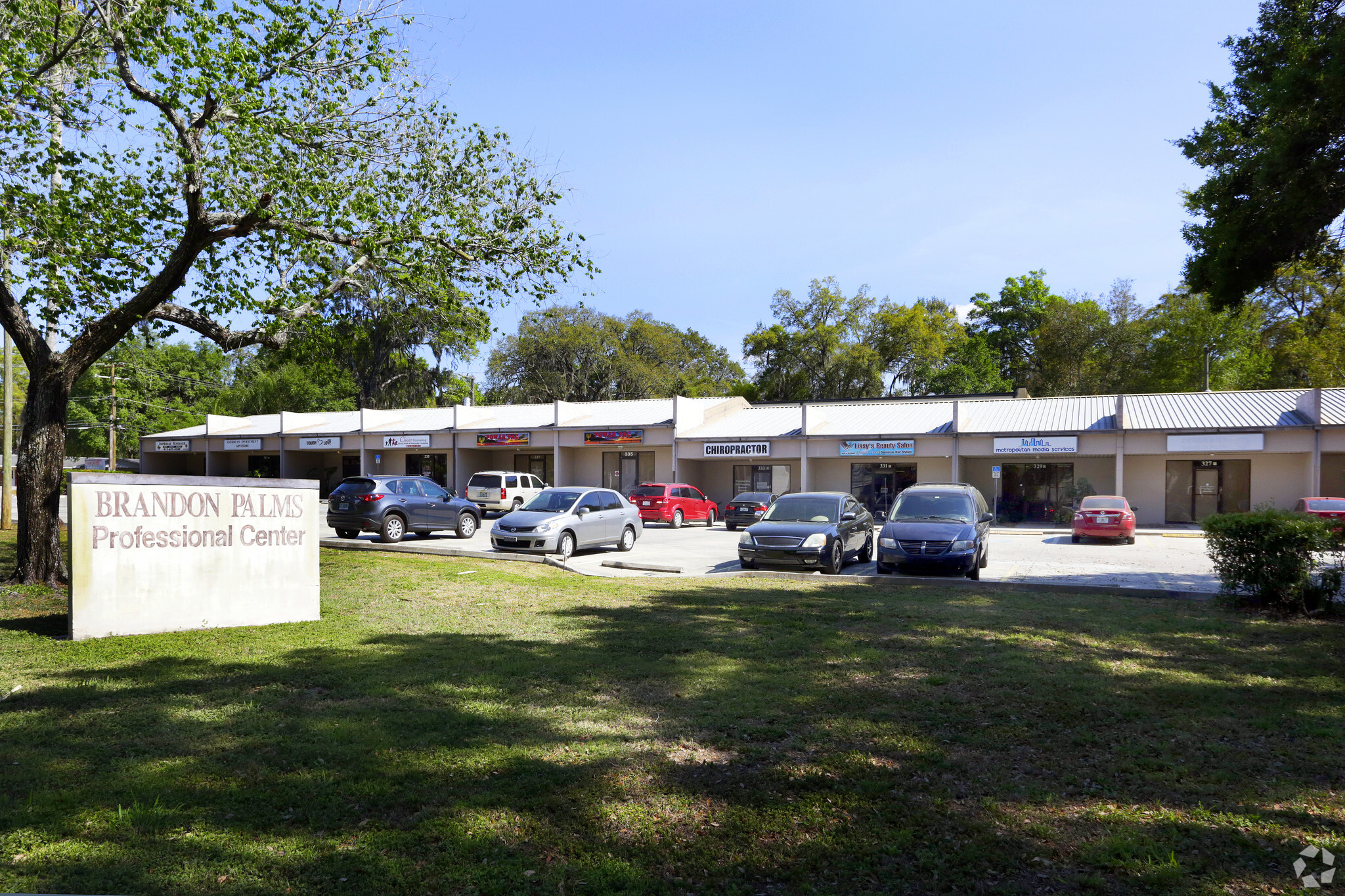 311-345 E Robertson St, Brandon, FL for sale Primary Photo- Image 1 of 1