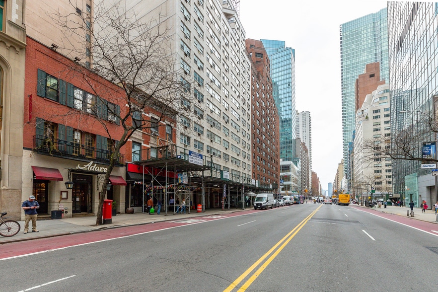 151 E 57th St, New York, NY for lease - Building Photo - Image 2 of 2