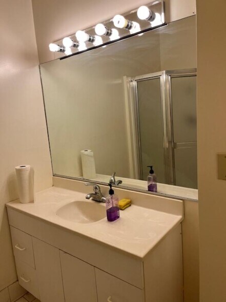 308 W 14th St, Los Angeles, CA à louer - Photo intérieure - Image 2 de 14