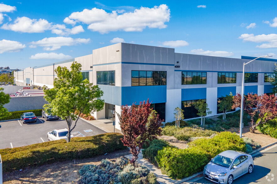 4301-4399 Industrial Way, Benicia, CA for lease - Primary Photo - Image 3 of 8