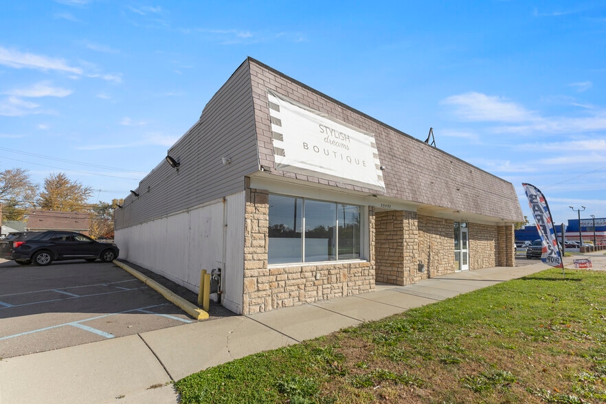 25420 Grand River ave, Redford Twp, MI for lease - Building Photo - Image 2 of 36