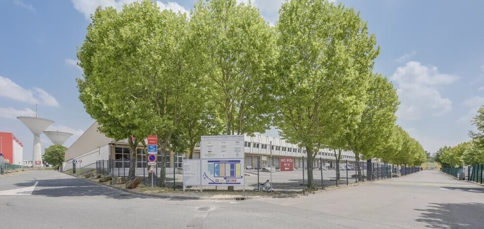 Avenue De L'Oceanie, Villejust for lease - Building Photo - Image 2 of 19