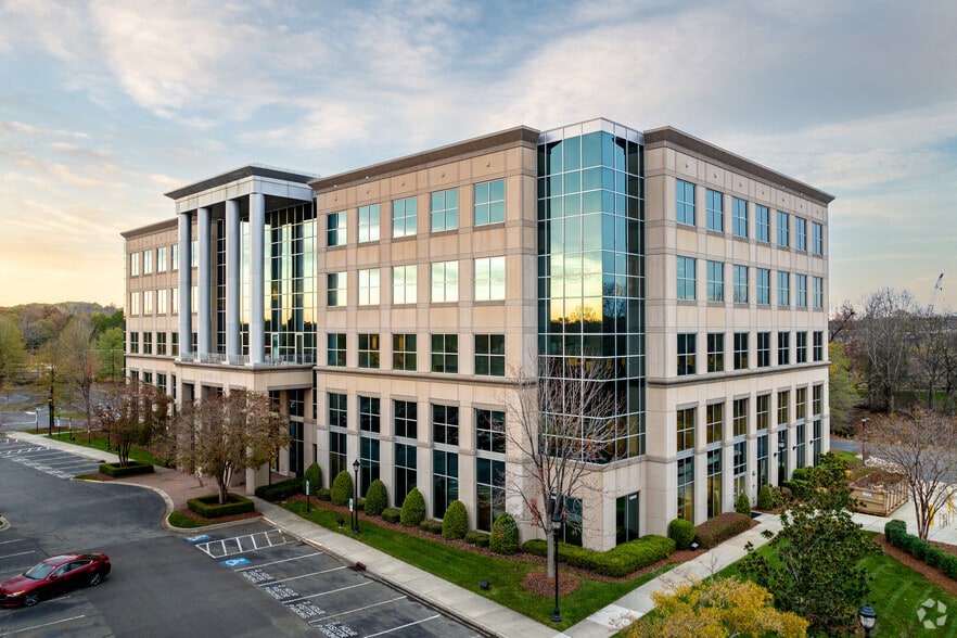 13830 Ballantyne Corporate Pl, Charlotte, NC for lease - Building Photo - Image 3 of 10