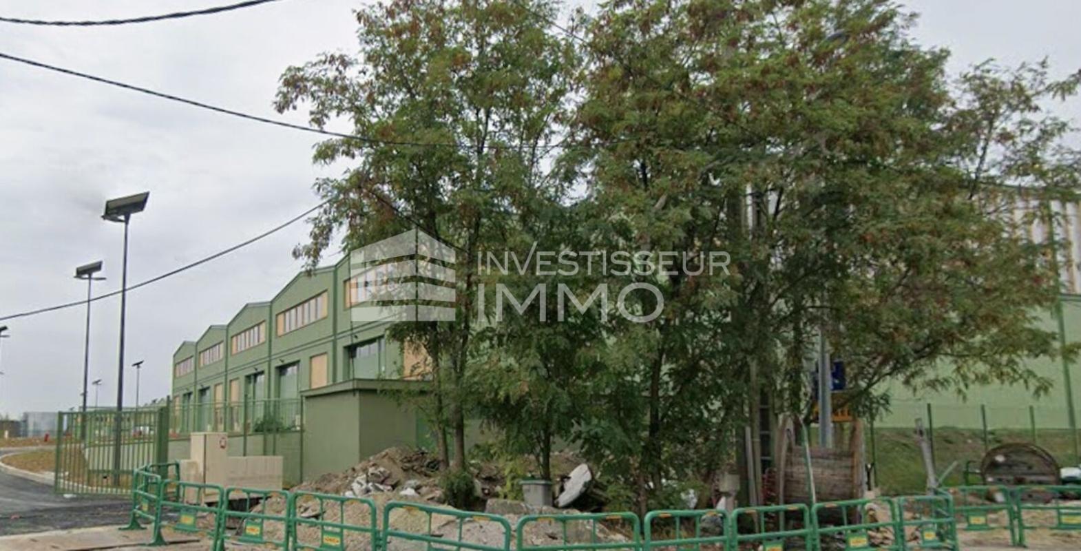Flex in Stains for lease Building Photo- Image 1 of 6