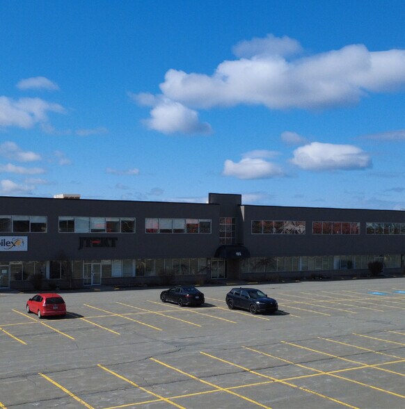 155 Chain Lake Dr, Halifax, NS à louer - Photo du bâtiment - Image 2 de 6