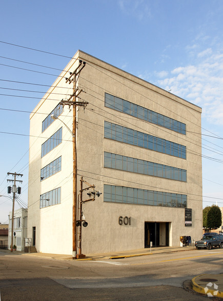 601 Avery St, Parkersburg, WV for lease - Primary Photo - Image 1 of 2