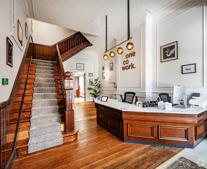 33-34 Winckley Sq, Preston à louer - Photo du bâtiment - Image 1 de 25