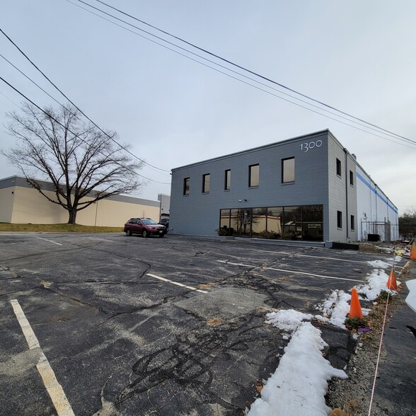 1300 Jefferson Blvd, Warwick, RI for lease - Building Photo - Image 2 of 11