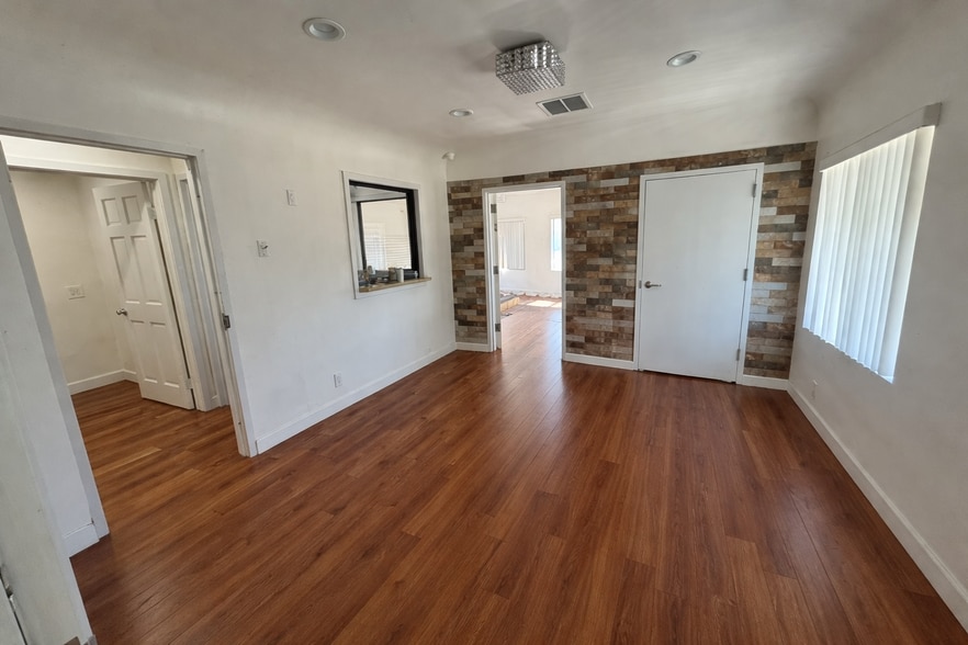 4500-4508 Forman St, Toluca Lake, CA à louer - Photo du bâtiment - Image 3 de 11