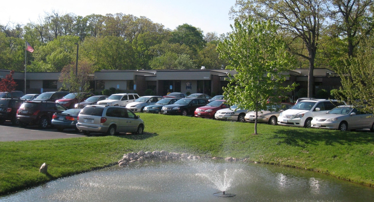 4211 Glass Rd NE, Cedar Rapids, IA for lease Building Photo- Image 1 of 31