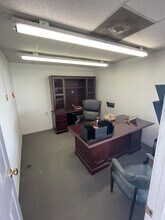 18050 County Road 1000, Saint James, MO for lease Interior Photo- Image 1 of 7