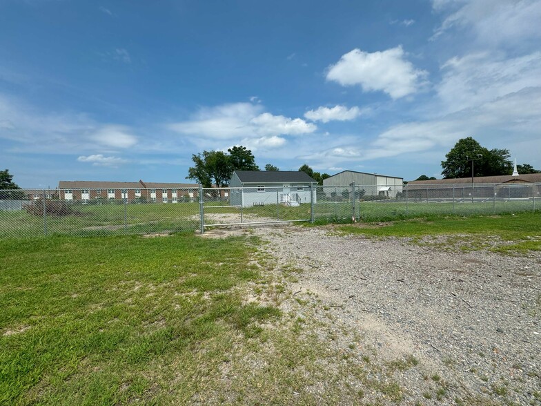 5652 Bayside Rd, Virginia Beach, VA for lease - Building Photo - Image 2 of 8