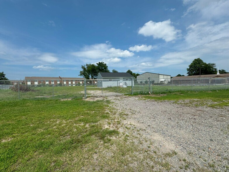 5652 Bayside Rd, Virginia Beach, VA à louer - Photo du bâtiment - Image 2 de 8