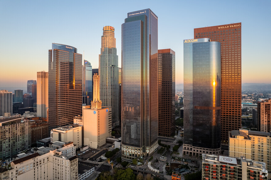 350 S Grand Ave, Los Angeles, CA à louer - Photo du bâtiment - Image 1 de 8