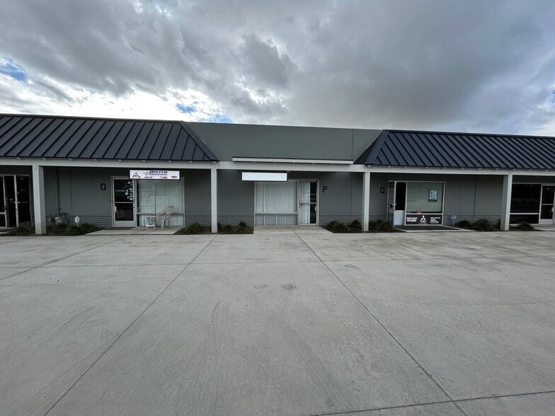 5842 McFadden Ave, Huntington Beach, CA for lease - Building Photo - Image 2 of 8