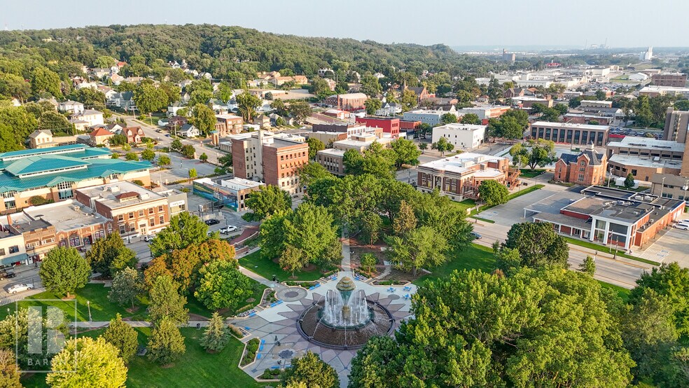209 S 4th St, Council Bluffs, IA à vendre - Photo du bâtiment - Image 2 de 21