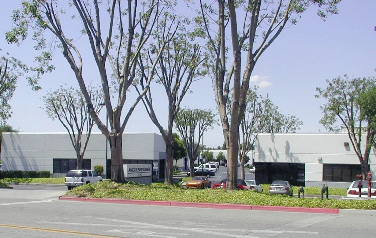 733-747 Ames Ave, Milpitas, CA à louer Photo du bâtiment- Image 1 de 4