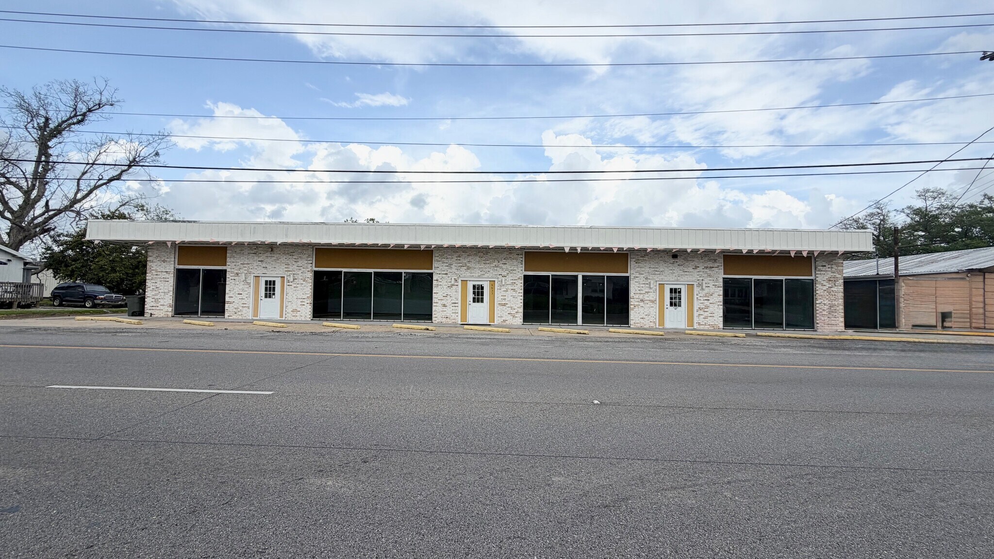 6633 W Main St, Houma, LA for sale Primary Photo- Image 1 of 12