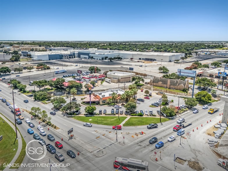 Walzem Corner - San Antonio, TX portfolio of 5 properties for sale on LoopNet.ca - Building Photo - Image 1 of 9