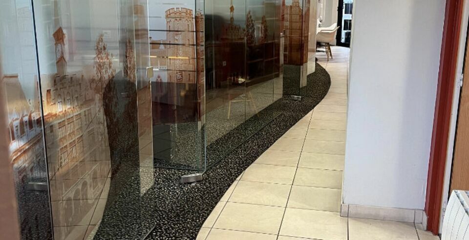 Retail in Roubaix for lease - Interior Photo - Image 3 of 7
