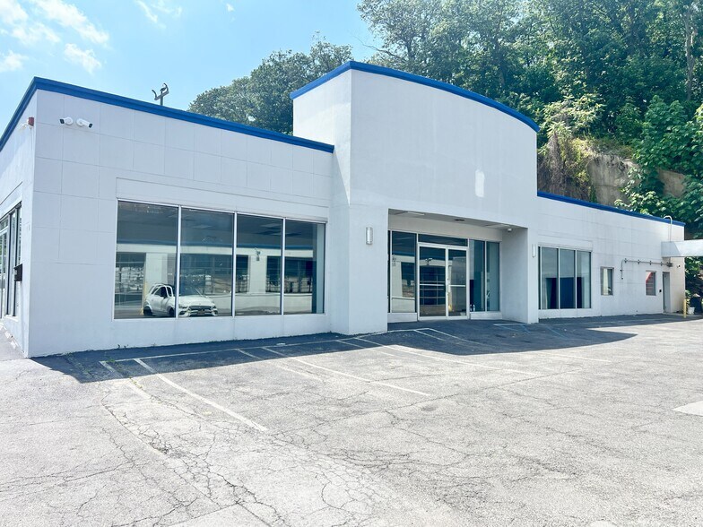 1245 Central Park Ave, Yonkers, NY for lease - Building Photo - Image 1 of 28