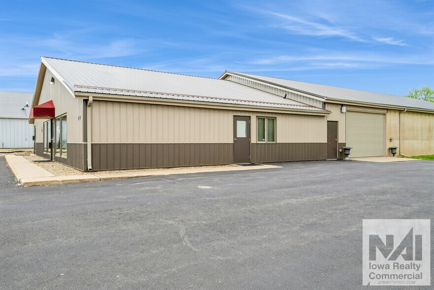 1070 Lyons Ln, Marion, IA for lease - Building Photo - Image 2 of 8
