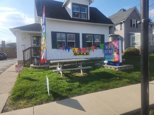 1305 Court St, McHenry, IL à vendre - Photo du bâtiment - Image 2 de 39
