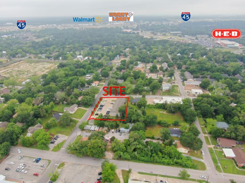 1419 Avenue N, Huntsville, TX à vendre - Aérien - Image 3 de 4