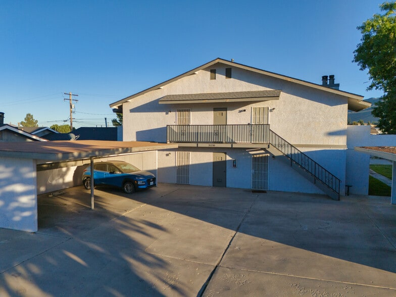 21220 Campo Ct, Tehachapi, CA à vendre - Photo principale - Image 1 de 27