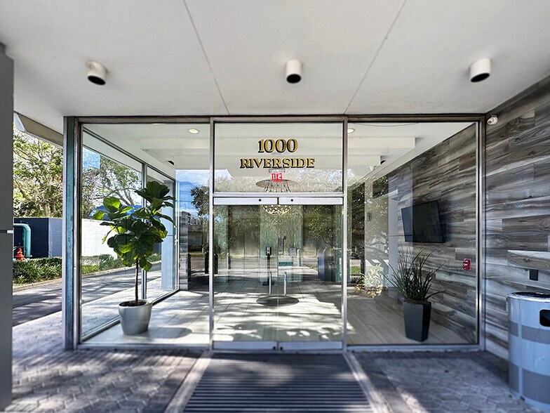 1000 Riverside Ave, Jacksonville, FL à louer - Photo du bâtiment - Image 2 de 5