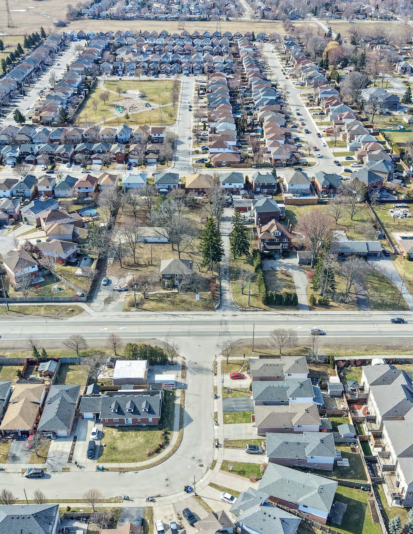 164-176 Rymal Rd E, Hamilton, ON à vendre Photo du bâtiment- Image 1 de 5