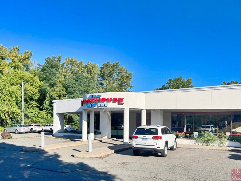 99 Webster Square Rd, Berlin, CT à louer - Photo du bâtiment - Image 1 de 4